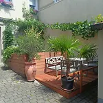 Main Idyll דירה