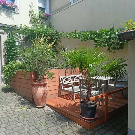 Main Idyll Apartment